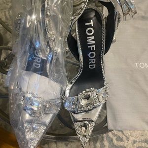 MIRROR LEATHER AND CRYSTAL STONES POINTY JEWEL SANDAL